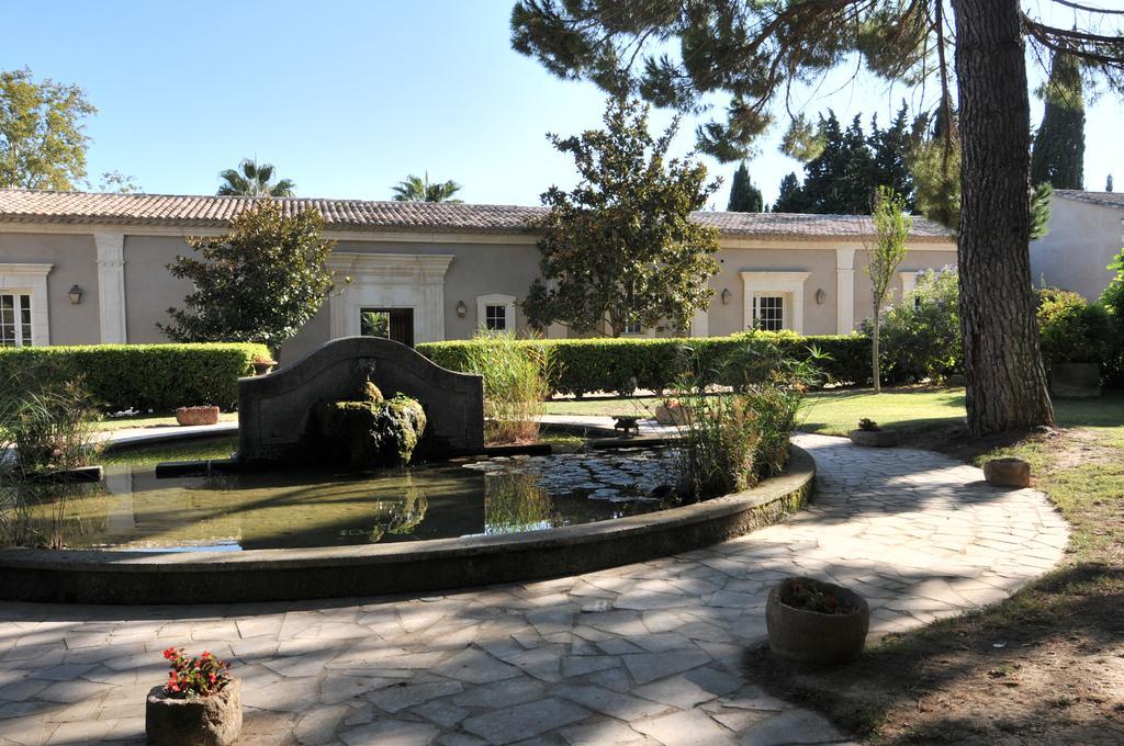 Domaine Du Grand Malherbes Aimargues Exterior foto